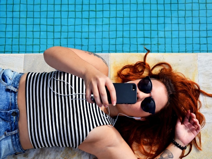Sprachlern-Apps am Wasser