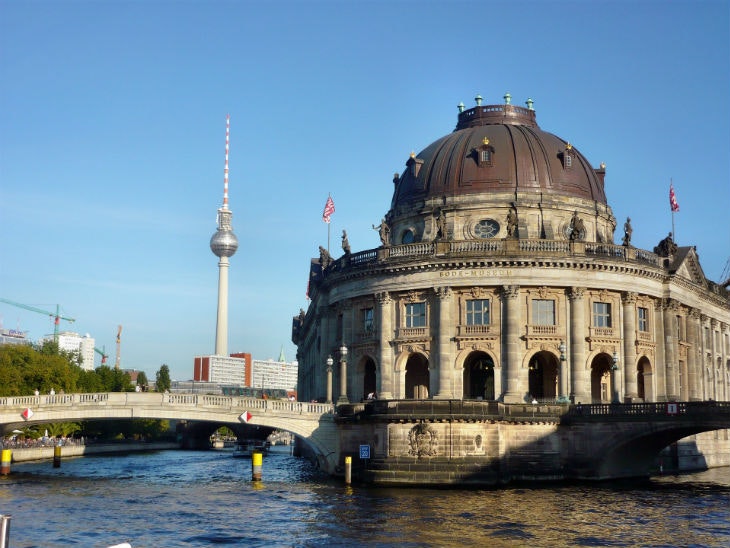 Blick auf die Museumsinsel bei Sonnenschein