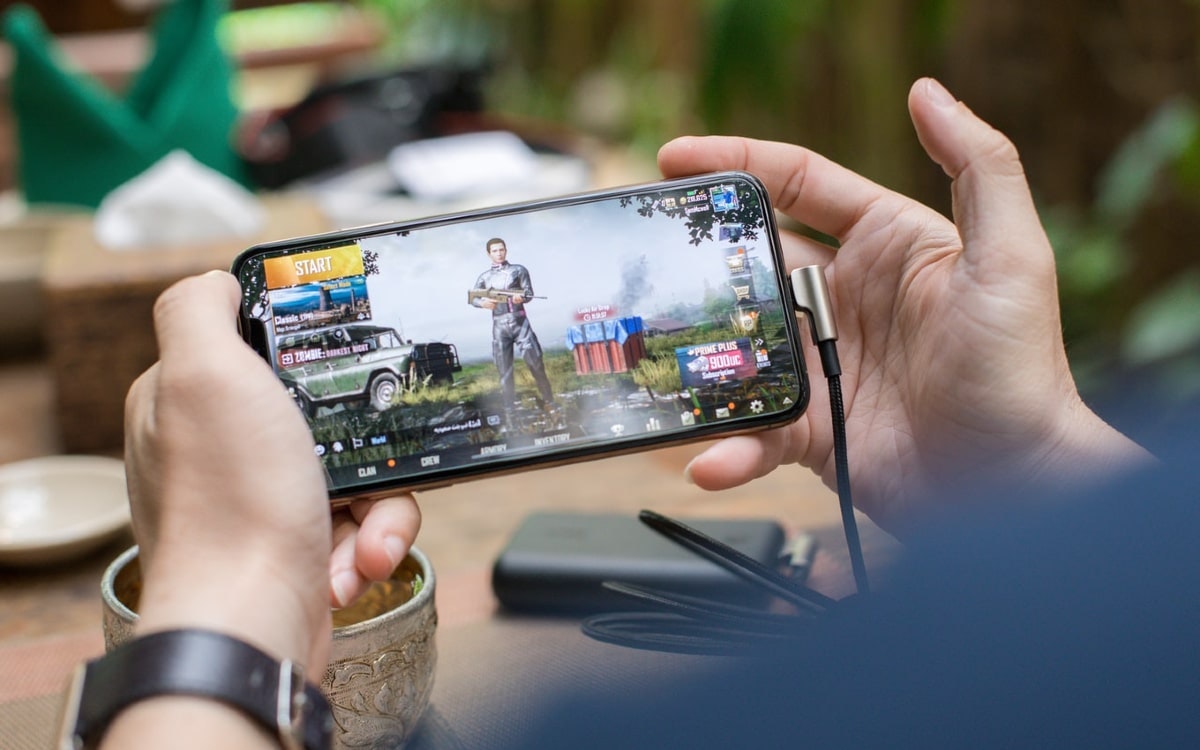 Cloud Gaming via Smartphone