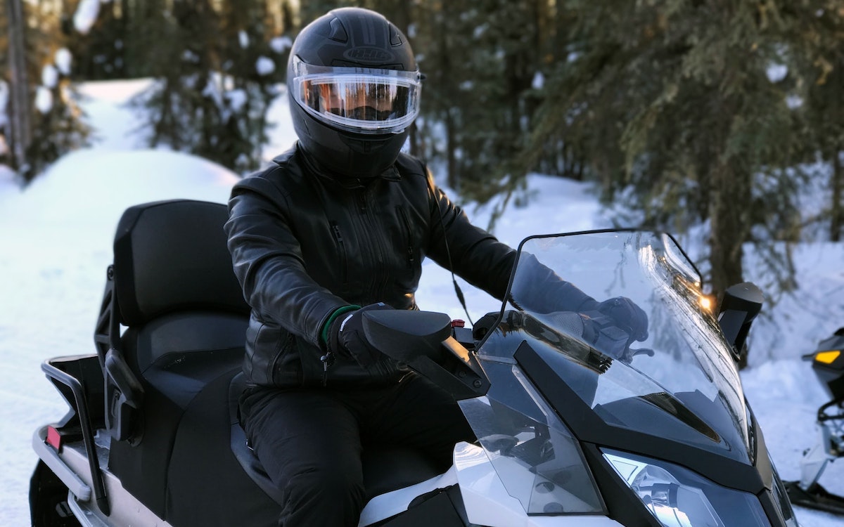 Verrückte Sportarten im Winter: Snowbiking